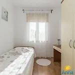 With 3 Bedrooms Njivice