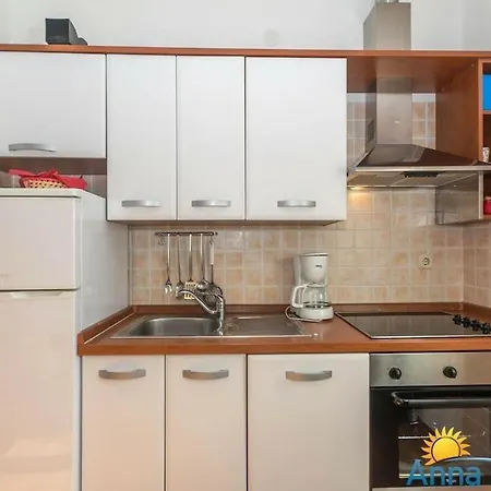 With 3 Bedrooms Ferienhaus Njivice