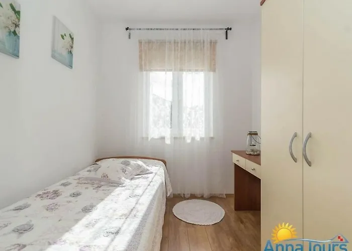 With 3 Bedrooms Njivice