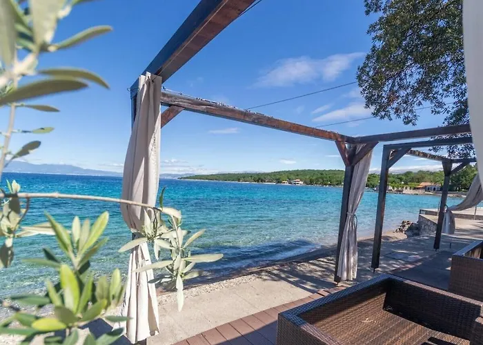 With 3 Bedrooms * Njivice