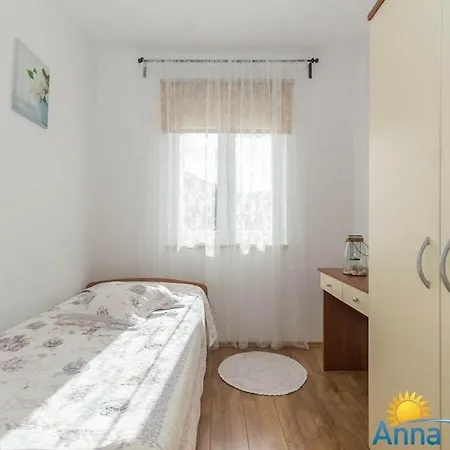 With 3 Bedrooms ニヴィーチェ